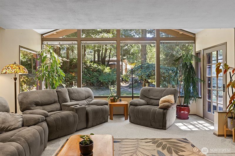 3rd image of 2295 Deer Park Road
