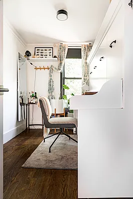 Rented by Charney Real Estate LLC | media 16