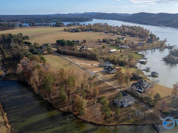 3rd image of 49 Bay Point Dr