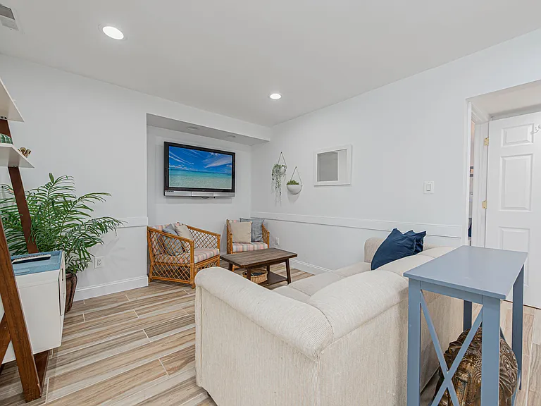 39153 Garfield Ave — Photo 10