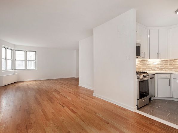 300 E 40th St APT 19L