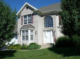 627 Heartland Dr, Yorkville, IL 60560