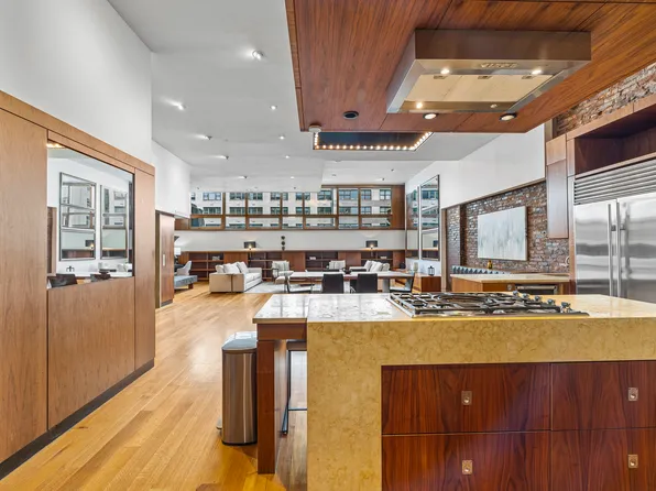 10 East 14th Street image 17 of 55