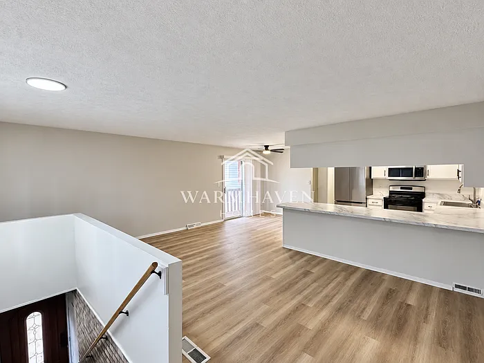 3 bed, 2.0 bath, 1341 sqft, $1,745 — Photo 2