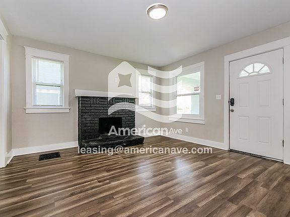 1753923_002_living_room_13734117.jpg