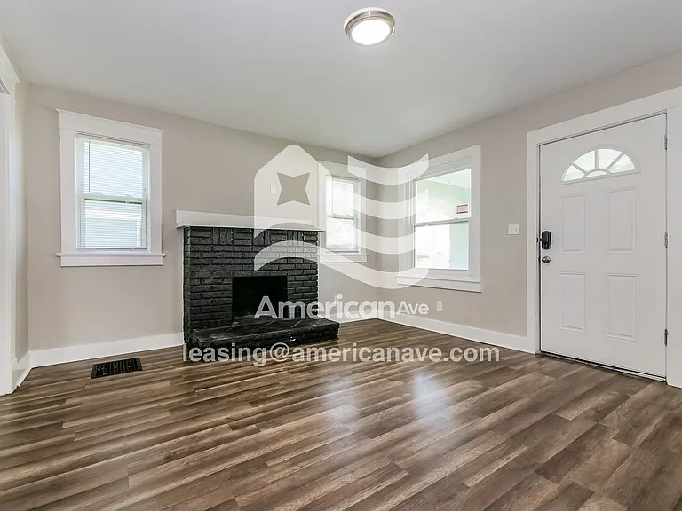 1753923_002_living_room_13734117.jpg