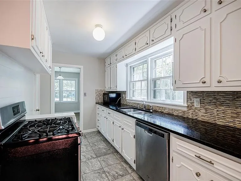 1716 Beacon Hill Blvd NE #1 — Photo 5