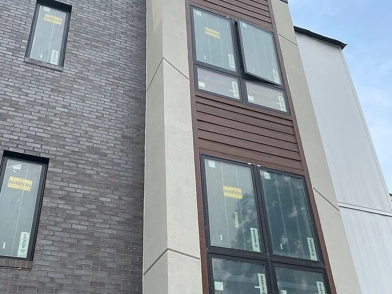 1009 W Stoughton St — Photo 29