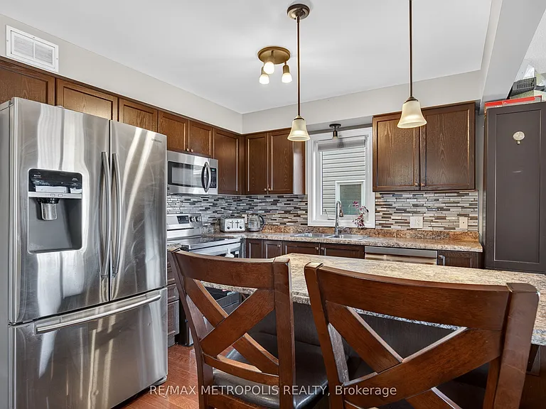 1276 Atkinson St — Photo 9