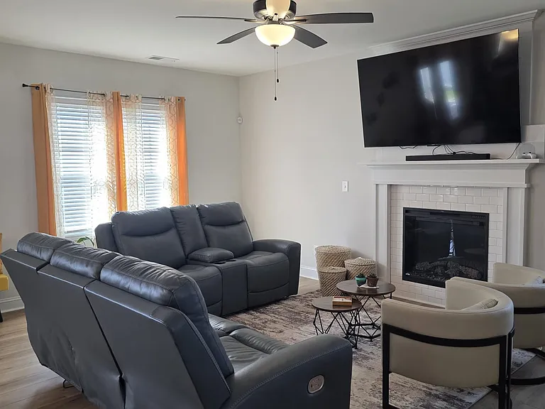 536 Amusement Dr — Photo 9