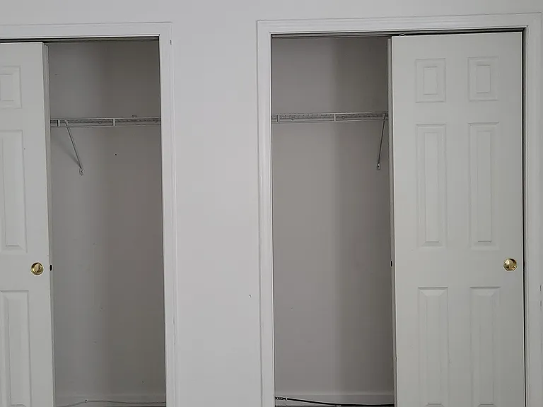 2010 Grammercy Ave — Photo 19