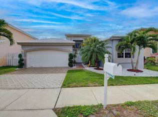 10392 SW 9th Ln, Pembroke Pines, FL 33025