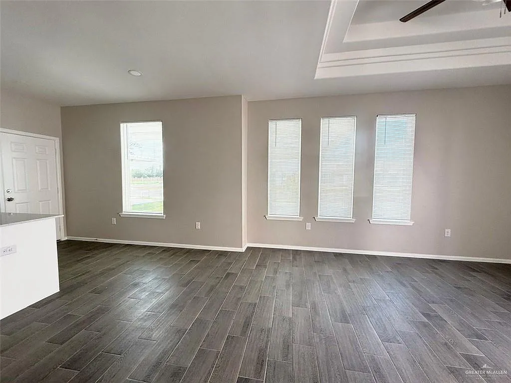 2608 E Harrison Ave — Photo 4