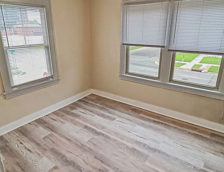 306 E Pine St — Photo 5