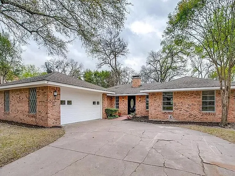 726 Cottonwood Cir — Photo 39