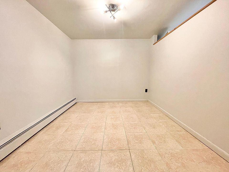 2nd image of 25256 Leeds Rd #1B