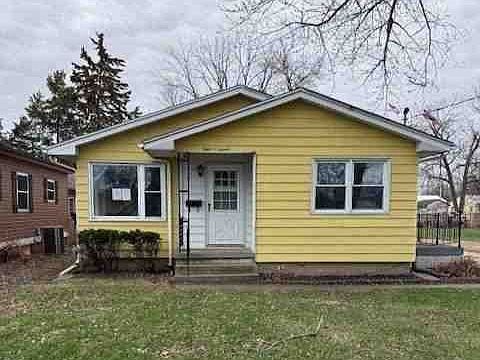 1st image of 407 6th St