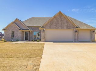 214 Strawberry Ridge Dr, Medina, TN 38355