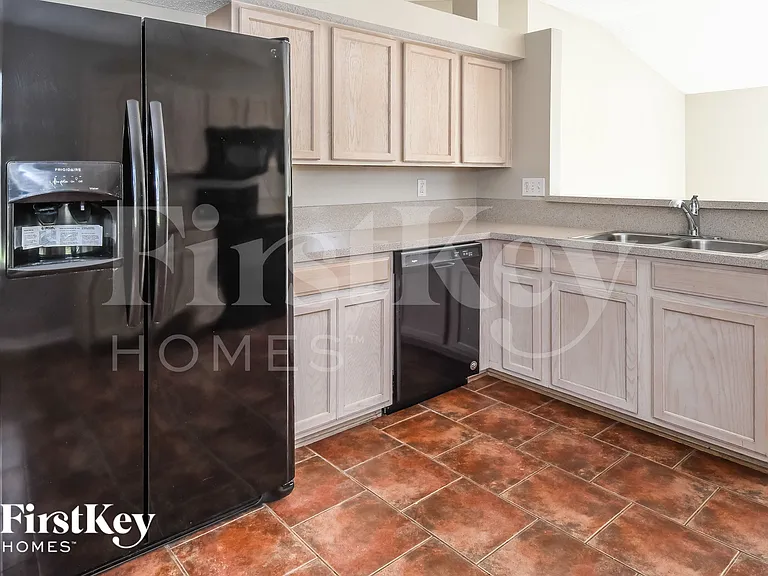 12658 Holly Springs Ct — Photo 7