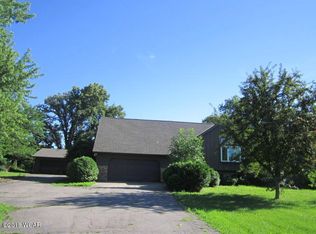 22833 Kopps Ln, Madison Lake, MN 56063