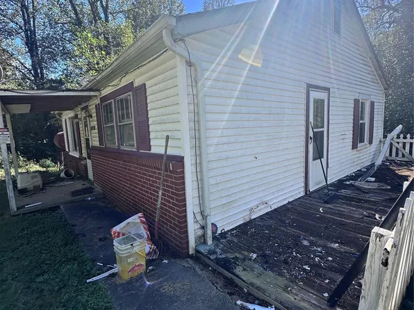 5580 Sugar Hill Rd, Marion, NC 28752