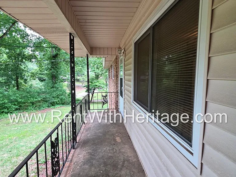 6190 Knights Ln — Photo 9