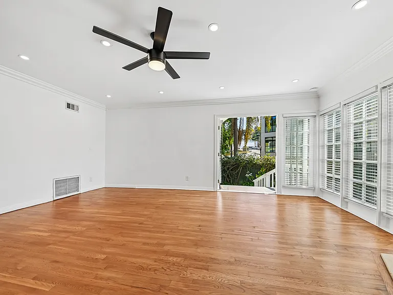11688 Bellagio RD — Photo 4