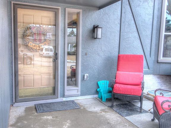 3rd image of 2622 N 131st Cir