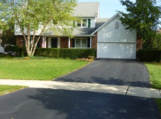 2635 Snowbird Ln, Naperville, IL 60564