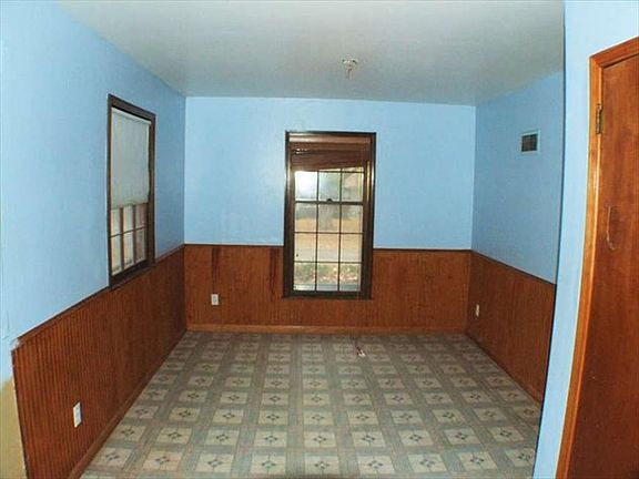 5th image of 6219 E 108th St
