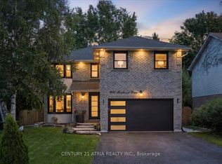 1040 Birchwood Dr, Newmarket, ON L3Y 6J8