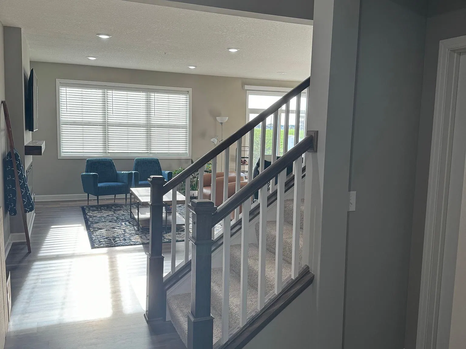 4 bed, 2400 sqft, $2,999 — Photo 3