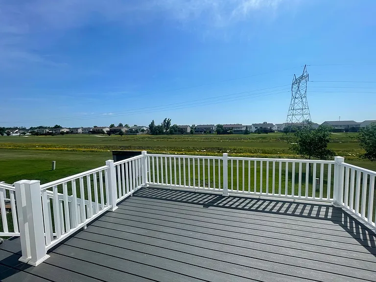 1074 Parkway Dr — Photo 5