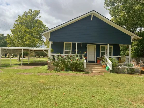 611 SW 6th St, Lindsay, OK 73052
