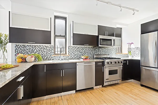 Sold by Compass | media 4