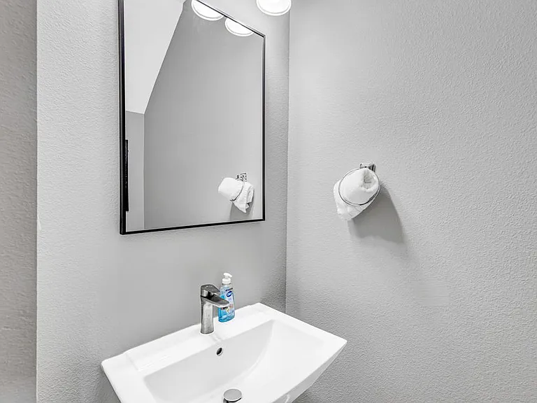 109 E Orchard Loop — Photo 13