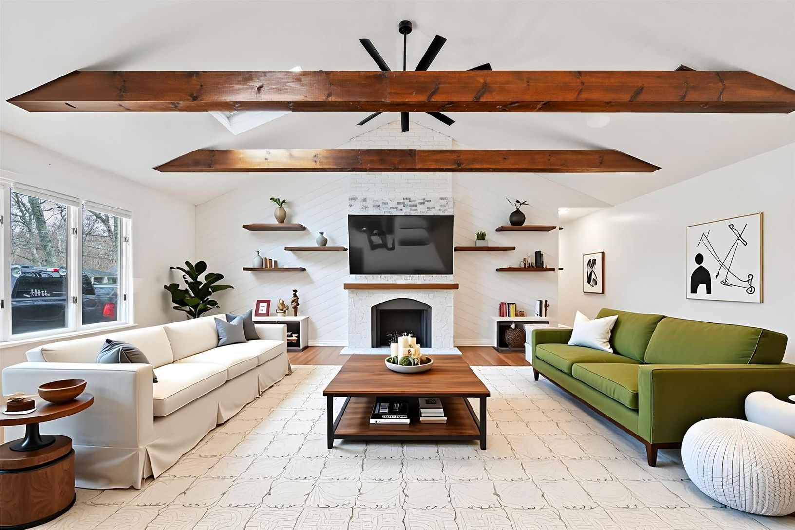  Large Great Room with High ceilings