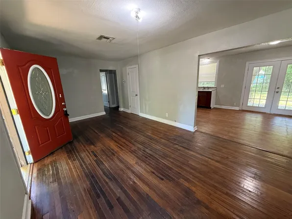 1211 17th Ave N, Texas City, TX 77590