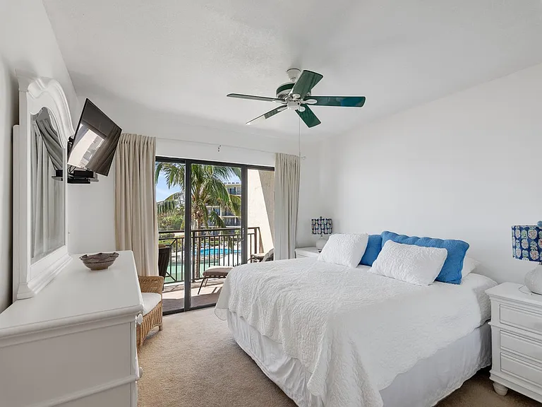 3939 Ocean Dr #401B — Photo 16