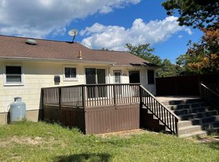 68 E Tiana Rd, Hampton Bays, NY 11946