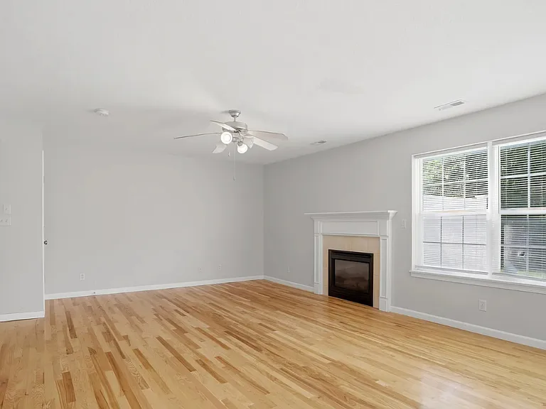 5512 Hunley Ct — Photo 8