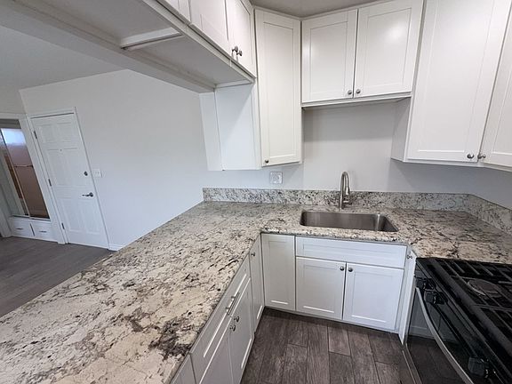 3rd image of 725-731 N Glenoaks Blvd #729