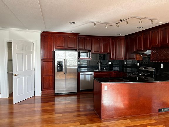 Kitchen/Entry area
