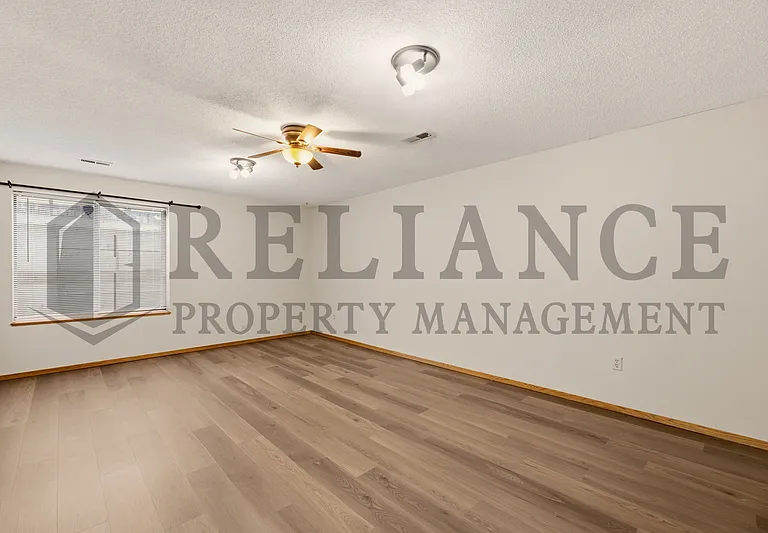 516 N Lakeside Dr — Photo 36