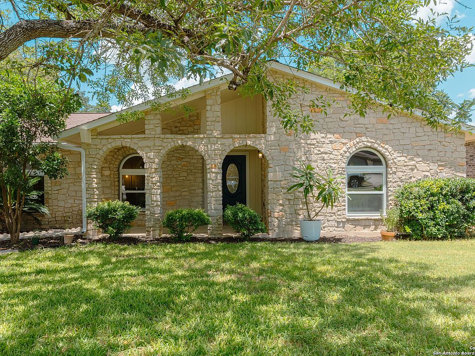 1st image of 4543 Bridgewood Dr