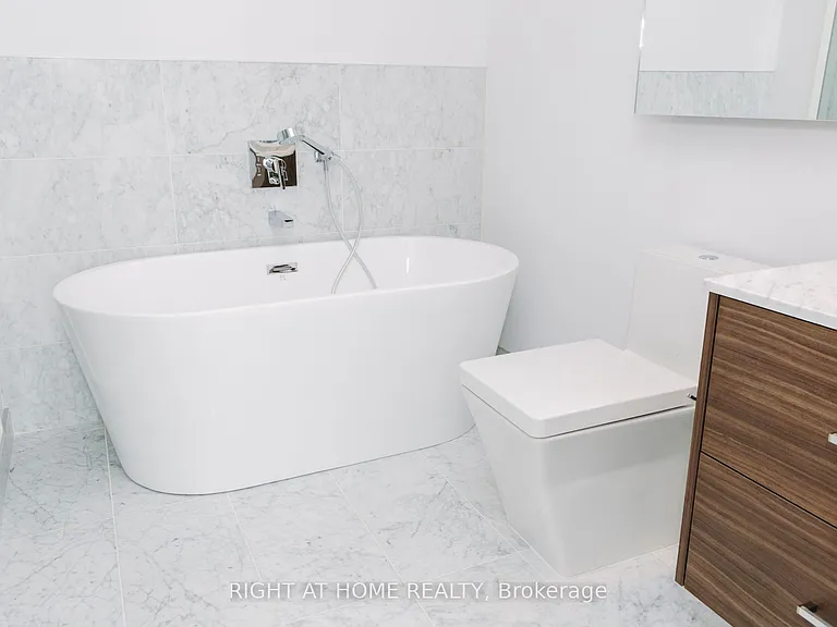 488 University Ave #2711 — Photo 19