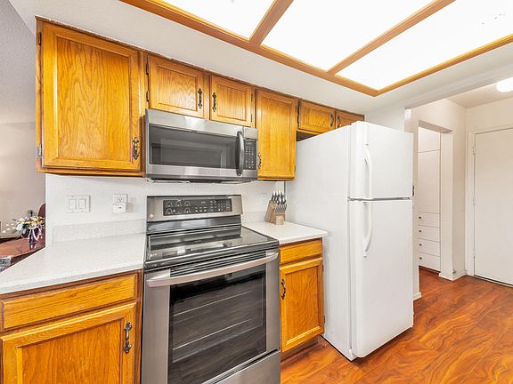4th image of 310 W MOHAWK Drive
