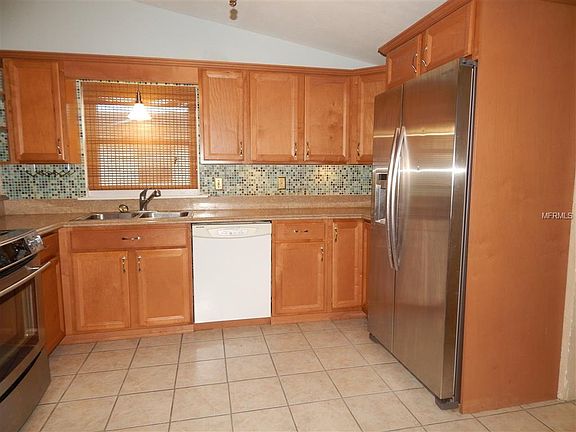 5th image of 312 Martha Dr