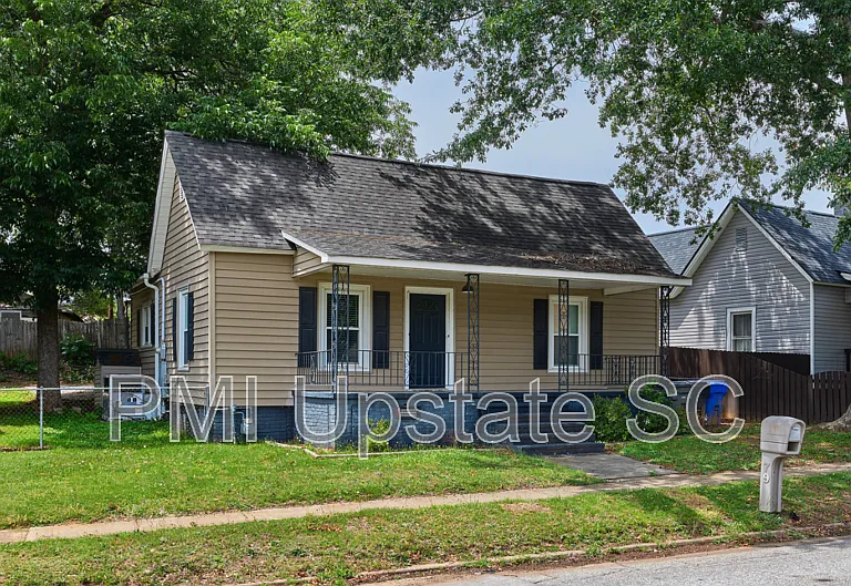 79 Allen St — Photo 2