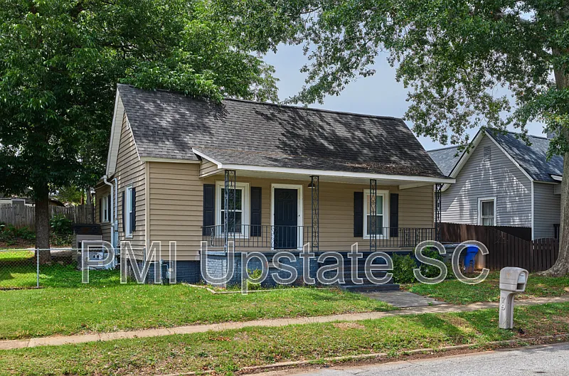 79 Allen St